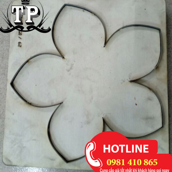 khuôn dập bông hoa 5 cánh