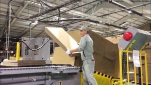 Thùng carton của Tùng Phát được sản xuất theo đúng quy trình, trên dây chuyền công nghệ hiện đại