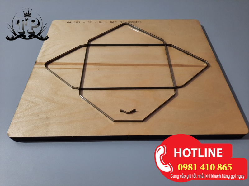 khuôn làm thiệp cưới